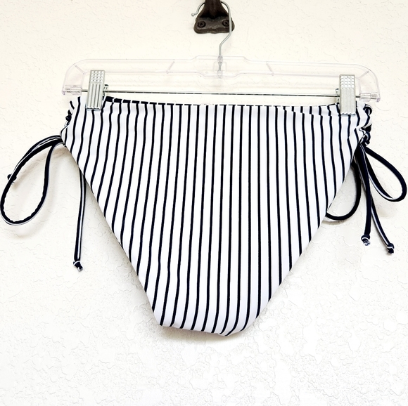 Cupshe Reversible Striped Bikini Bottom Only - Picture 7 of 11